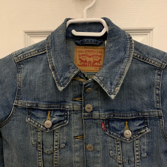 Levi’s Jean Jacket - Picture 6 of 8